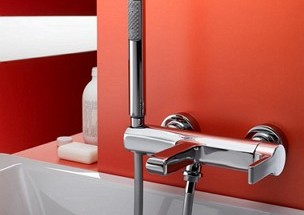 Кој миксер да се избере за бања: ѕиден миксер, мијалник за мијалник, сокриен миксер, бања миксер, мешалка на подот или туш комплет.