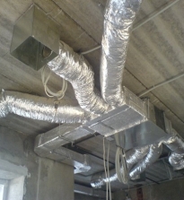 Izabiremo cijevi i kanale za uređaj ventilacije kuće, kako to ispravno napraviti