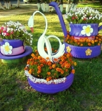 Kvetinové a iné ručne vyrábané výrobky vyrobené z automobilových pneumatík vlastnými rukami na letné sídlo