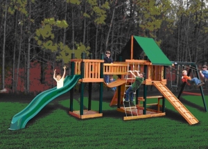 Playgrounds plastik di halaman belakang - bagaimana memilih dan menginstal, tips yang berguna
