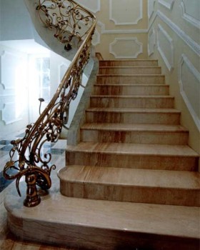 каменнаиа-лестница-в-доме