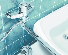 Как установить смеситель в ванной комнате своими руками